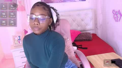 Snapshot of emily_smith21 chatting on 04/24/26, 12:07 emily online show from 04/24/26, 12:07