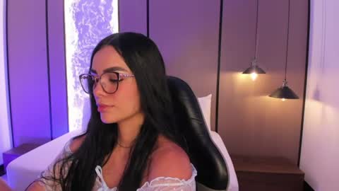 emily_tolson online show from 06/12/26, 09:25