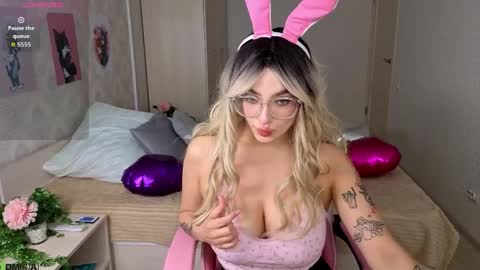Snapshot of emily_tyler19 chatting on 04/01/26, 07:09 Emily online show from 04/01/26, 07:09