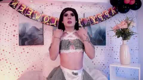 Snapshot of emily_vaughan chatting on 10/12/25, 03:16 Emily. online show from 10/12/25, 03:16