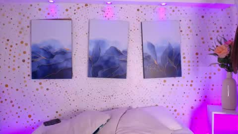 Snapshot of emily_vaughan chatting on 12/01/25, 03:44 Emily. online show from 12/01/25, 03:44