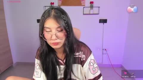 Snapshot of emily_villamil_ chatting on 06/20/26, 04:21 Emi online show from 06/20/26, 04:21