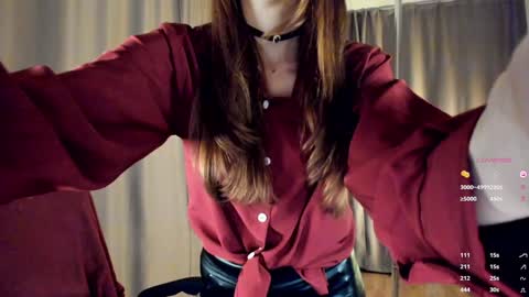 Snapshot of emily_w0w_ chatting on 12/16/24, 11:50 Lia online show from 12/16/24, 11:50