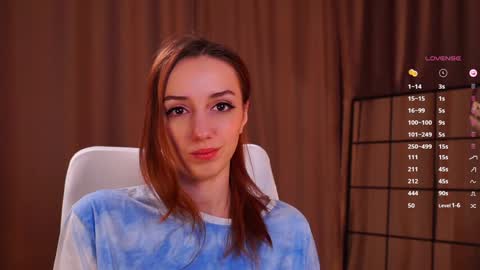 Snapshot of emily_w0w_ chatting on 01/23/25, 05:45 Lia online show from 01/23/25, 05:45