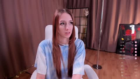 Snapshot of emily_w0w_ chatting on 02/05/25, 09:15 Lia online show from 02/05/25, 09:15