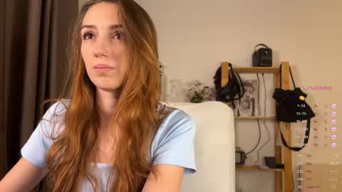 Snapshot of emily_w0w_ chatting on 09/19/25, 04:40 Lia online show from 09/19/25, 04:40