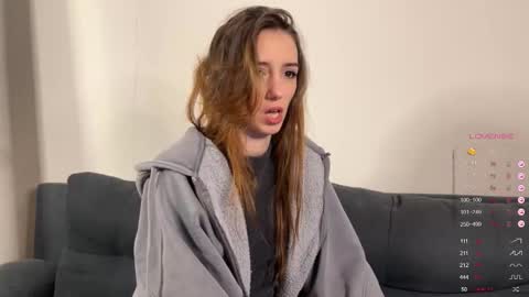 Snapshot of emily_w0w_ chatting on 11/29/25, 06:49 Lia online show from 11/29/25, 06:49