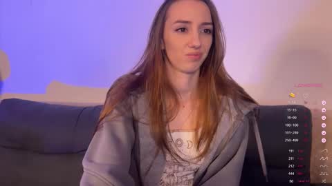 Snapshot of emily_w0w_ chatting on 12/04/25, 11:30 Lia online show from 12/04/25, 11:30