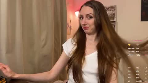 Snapshot of emily_w0w_ chatting on 04/26/26, 04:26 Lia online show from 04/26/26, 04:26