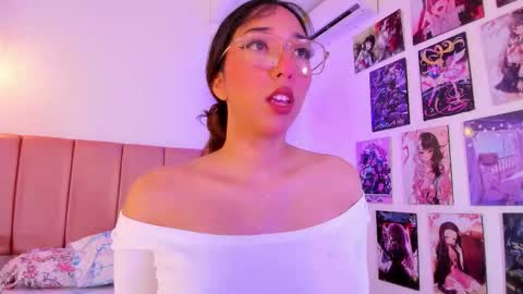 Snapshot of emily_walker4 chatting on 12/23/25, 03:59 emily_walker4 online show from 12/23/25, 03:59