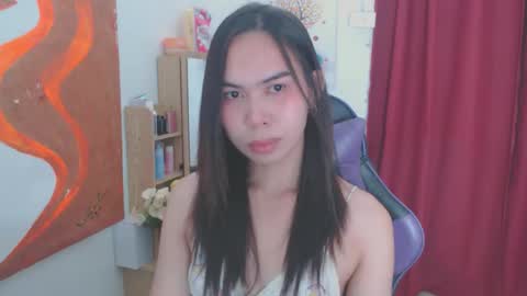 emily_xo143 online show from 04/30/26, 08:31