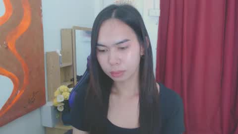 emily_xo143 online show from 05/05/26, 11:18