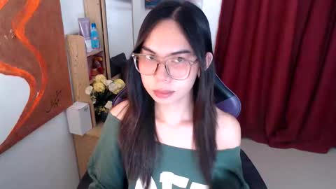 Snapshot of emily_xo143 chatting on 06/06/26, 06:45 emily_xo143 online show from 06/06/26, 06:45