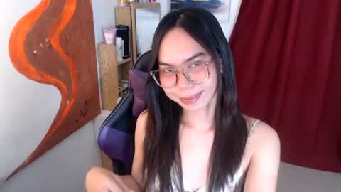 Snapshot of emily_xo143 chatting on 06/21/26, 05:59 emily_xo143 online show from 06/21/26, 05:59