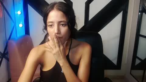 Snapshot of emily_zc1 chatting on 05/04/26, 06:48 EMILY online show from 05/04/26, 06:48