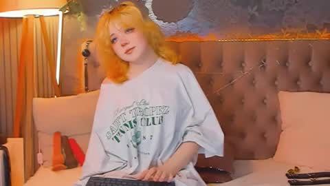 Baby Emelli online show from 04/27/26, 06:00