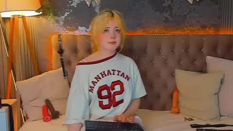 Baby Emelli online show from 04/30/26, 06:53