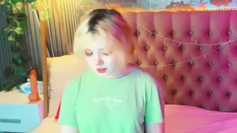 Baby Emelli online show from 05/27/26, 06:10