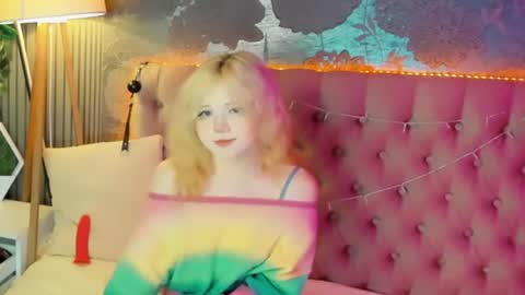 Snapshot of emilyangels chatting on 06/24/26, 05:50 Baby Emelli online show from 06/24/26, 05:50