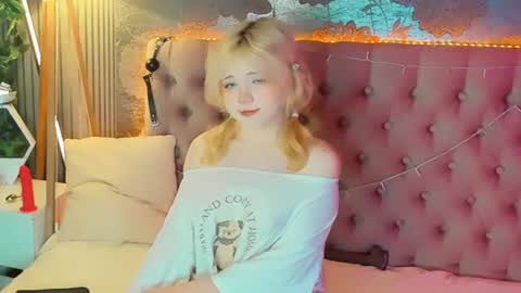 Snapshot of emilyangels chatting on 07/06/26, 08:00 Baby Emelli online show from 07/06/26, 08:00