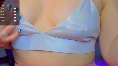 Snapshot of emilyart_ chatting on 01/26/25, 01:41 artist Emily online show from 01/26/25, 01:41