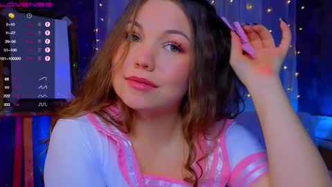 Snapshot of emilyart_ chatting on 02/10/25, 02:30 artist Emily online show from 02/10/25, 02:30