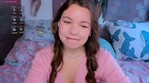 Snapshot of emilyart_ chatting on 07/14/26, 03:22 artist Emily online show from 07/14/26, 03:22