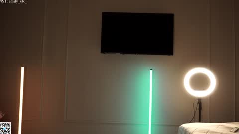 emilybatee online show from 12/06/24, 07:45