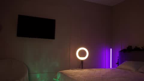 emilybatee online show from 02/21/25, 07:10