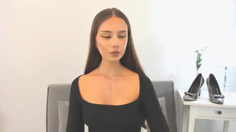 EmilyCharming online show from 12/05/24, 09:17