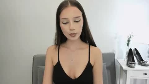 EmilyCharming online show from 09/18/25, 06:10