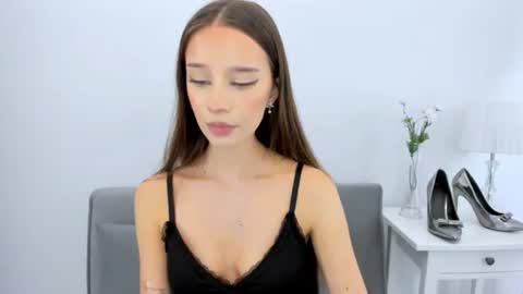 EmilyCharming online show from 11/25/25, 09:15