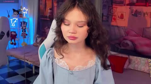 Emilyhaves online show from 12/15/25, 06:17