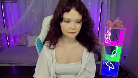 Snapshot of emilychaves chatting on 05/24/26, 06:29 Emilyhaves online show from 05/24/26, 06:29