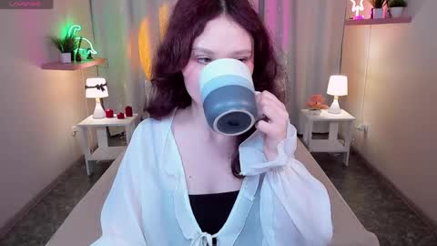 Snapshot of emilychaves chatting on 06/03/26, 08:06 Emilyhaves online show from 06/03/26, 08:06