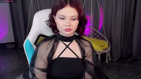 Snapshot of emilychaves chatting on 07/20/26, 06:06 Emilyhaves online show from 07/20/26, 06:06