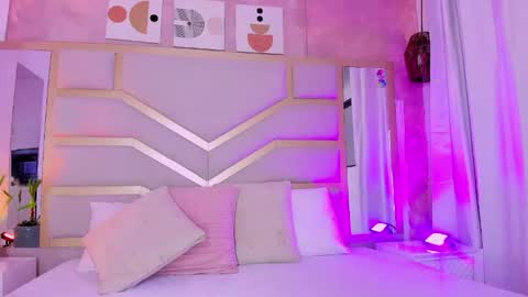 EMILY  online show from 05/08/26, 08:25