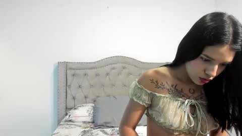 Snapshot of emilydauz chatting on 02/08/26, 06:11 Camila online show from 02/08/26, 06:11