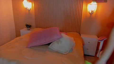 EMILY online show from 11/09/25, 06:17