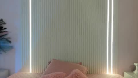 EMILY online show from 12/14/25, 06:45