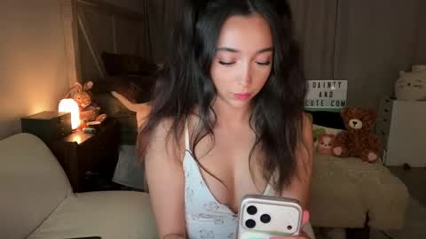 Snapshot of emilyfawn chatting on 05/17/26, 05:05 emilyfawn online show from 05/17/26, 05:05