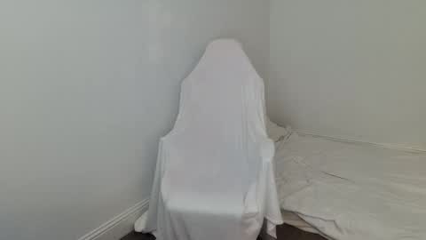 emilyfox5 online show from 12/18/25, 11:33