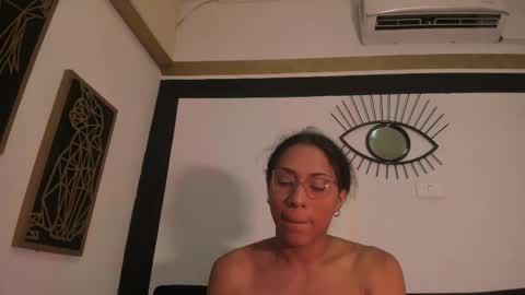 Snapshot of emilygomezz chatting on 05/22/26, 11:27 Emily online show from 05/22/26, 11:27