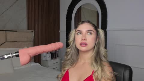 Emily Hendrix online show from 01/17/25, 08:11