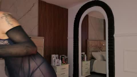 Emily Hendrix online show from 02/14/25, 08:21