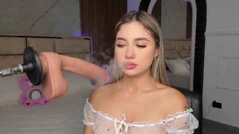 Snapshot of emilyhendrix_ chatting on 03/03/25, 07:39 Emily Hendrix online show from 03/03/25, 07:39