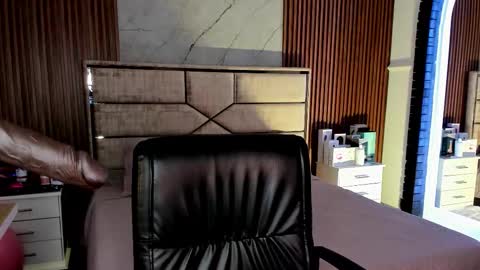 Snapshot of emilyhendrix_ chatting on 10/09/25, 08:07 Emily Hendrix online show from 10/09/25, 08:07