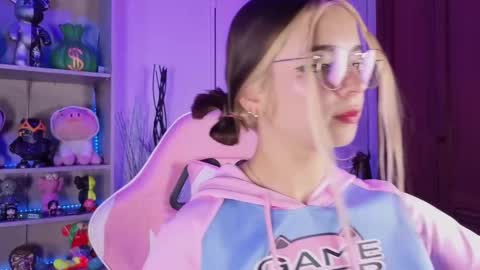 VALEEEN online show from 09/13/25, 07:35