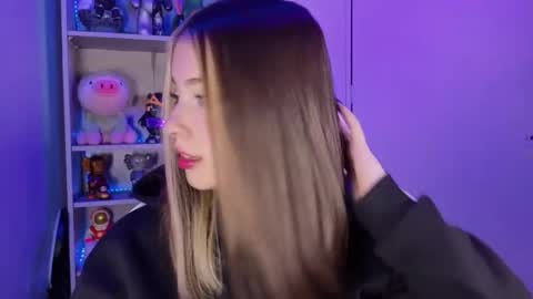 VALEEEN online show from 10/14/25, 05:14