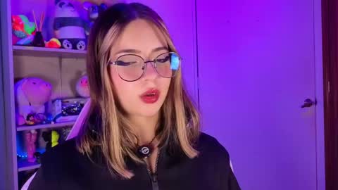 VALEEEN online show from 05/04/26, 03:19
